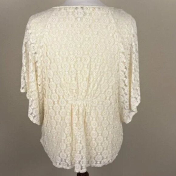 Ivory Short Sleeve Top Size 3, Lace Overlay - Picture 2 of 2